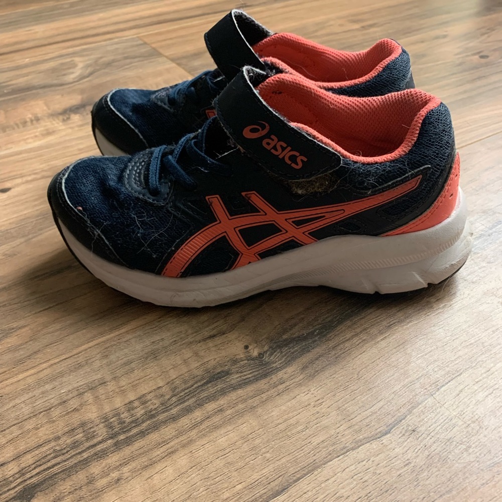 Girl’s ASICS Shoes